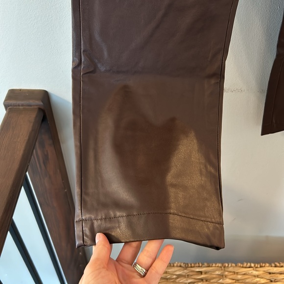 Pretty Little Thing Faux Leather Pants - Picture 4 of 5